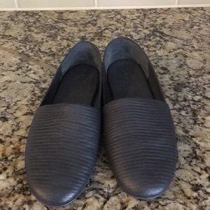 Vince Bogart Loafer - size 7 - with box